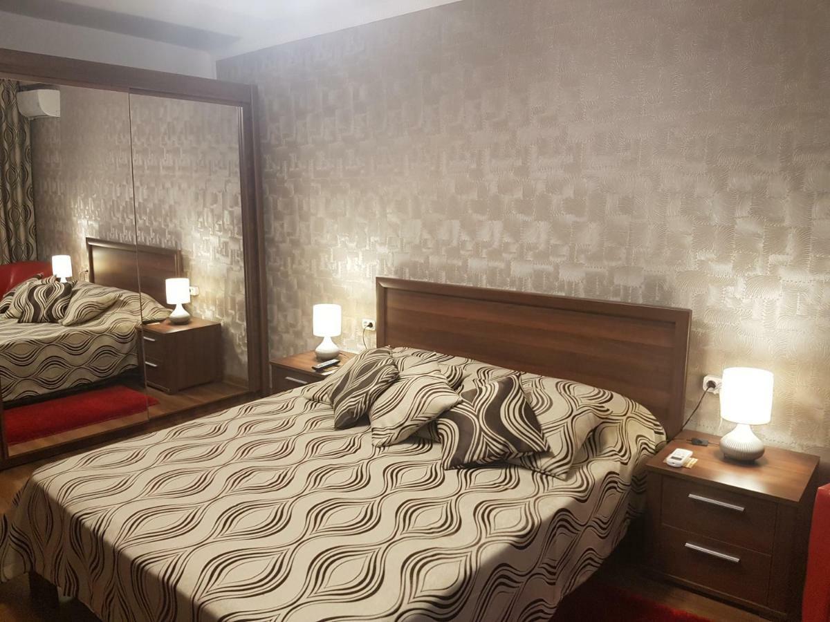 Casa Mirage Apartman Craiova Kültér fotó