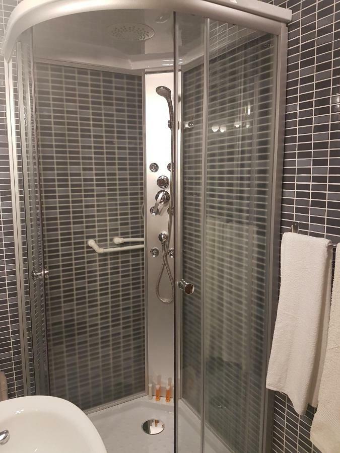 Casa Mirage Apartman Craiova Kültér fotó